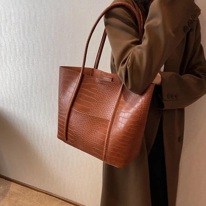 レディース クロコ型押し レザー 大容量トートバッグ