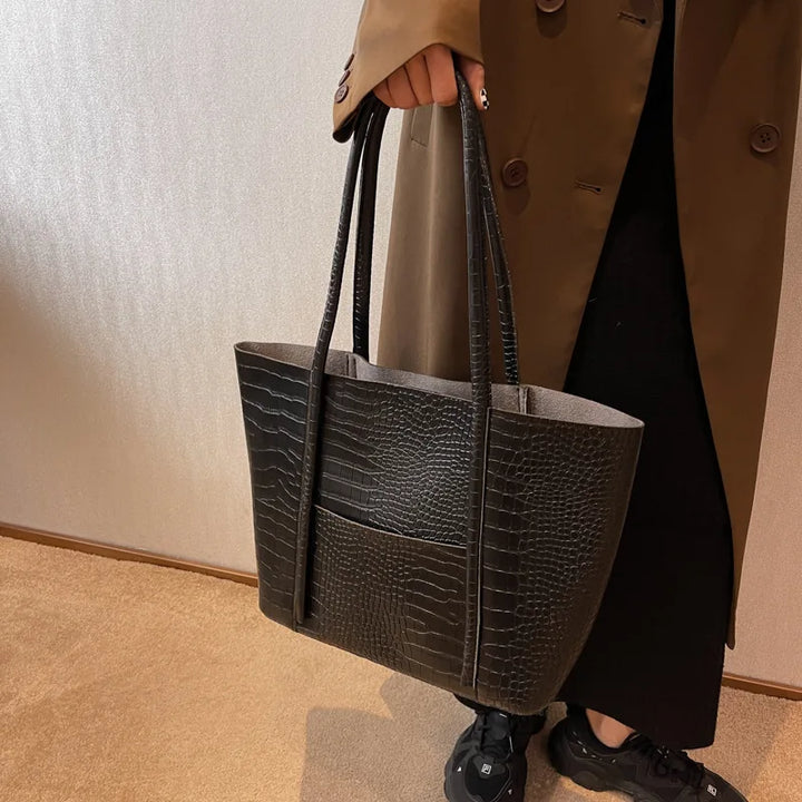 レディース クロコ型押し レザー 大容量トートバッグ